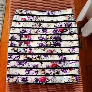 White house black market floral skirt sz 4